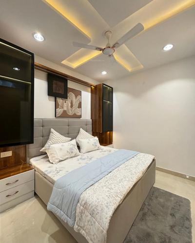  dpx-lavish-homes Bedroom