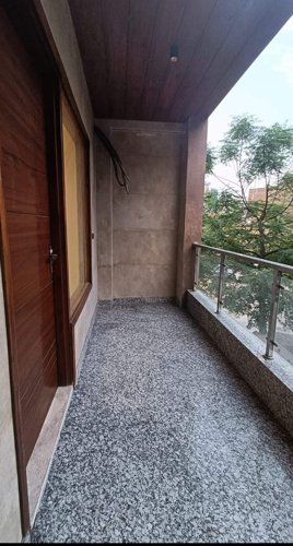  j-r-luxury-floors Balcony