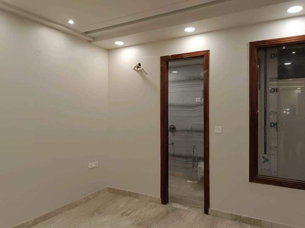  j r luxury floors Bedroom