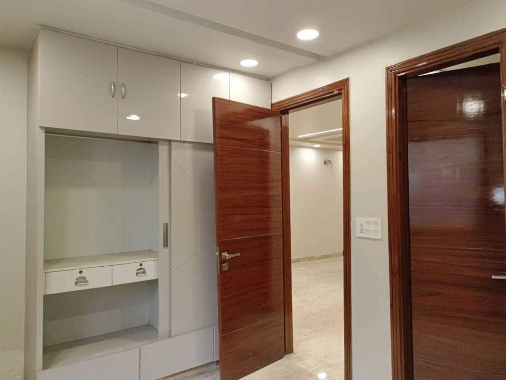  j r luxury floors Bedroom