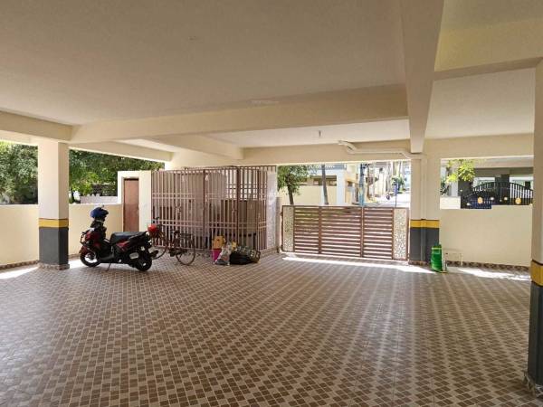  golden-grave Car Parking