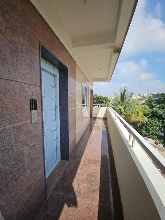  golden grave Balcony