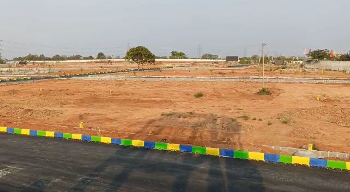  yuva park ii Plot