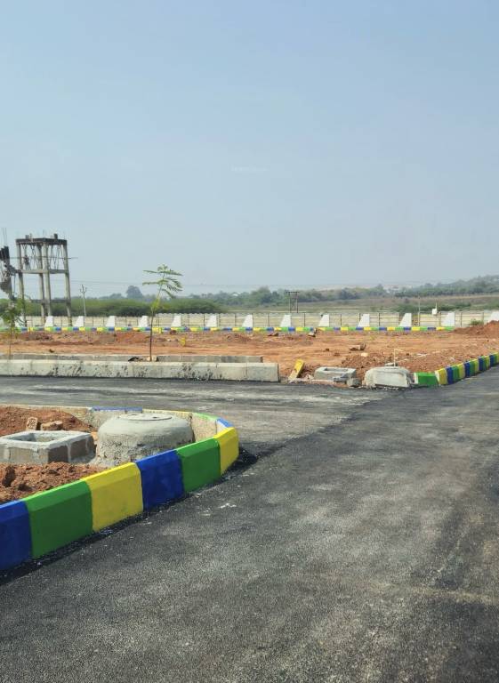  yuva park ii Plot