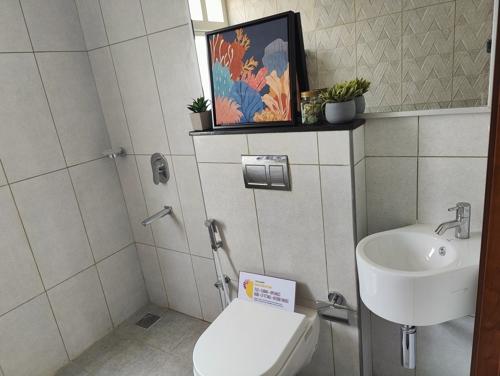  brillio-and-commercial-at-brigade-valencia Bathroom