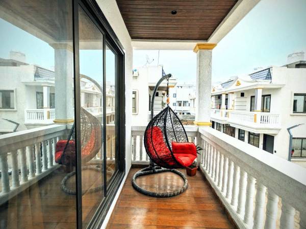 Balcony white-paradise Balcony