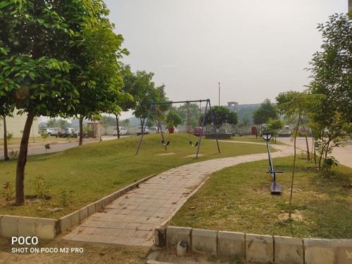  celebrity-meadows-tower-n Children's play area