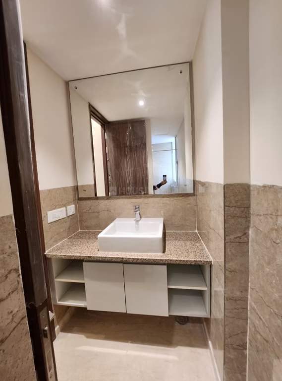  luxury floors Bathroom