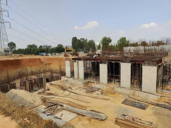 constructionStatus of Adarsh Lumina