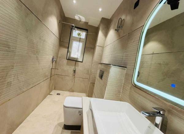  a1-luxury-homes Bathroom