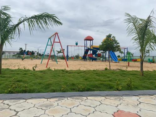  rv-crystal-gateway Children's play area