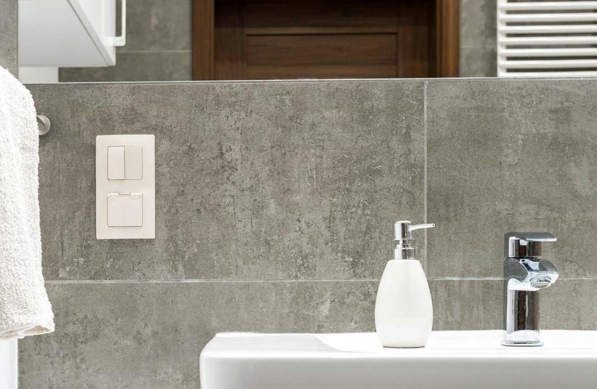  songbirds phase f Bathroom