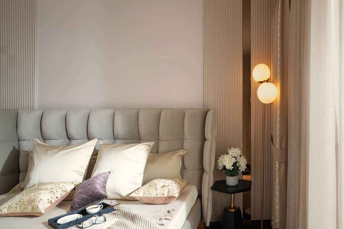  falcon view tower t Bedroom