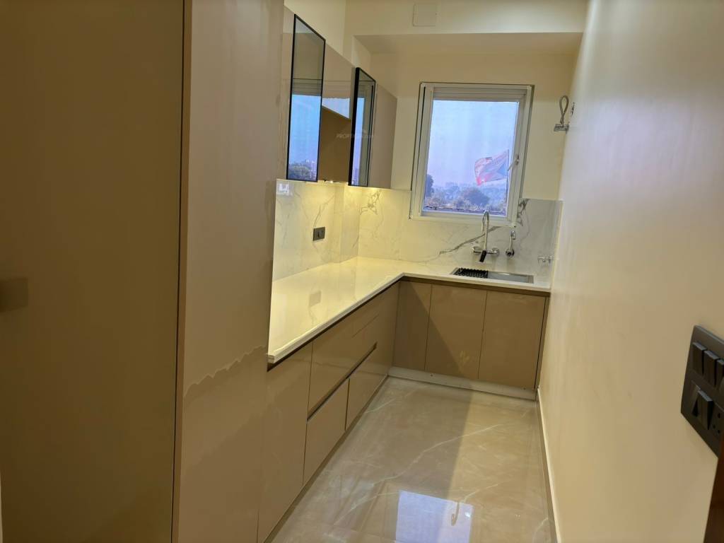  ultra luxury builder floor Kitchen