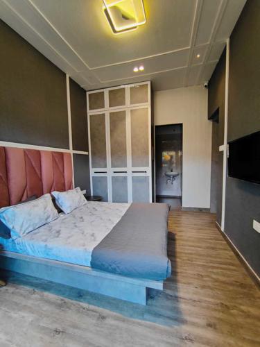  season-sahara-building-no-6 Bedroom