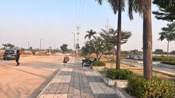  royale-avenue Internal Roads & Footpaths