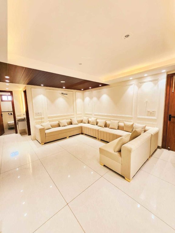  lavish homes Living Area