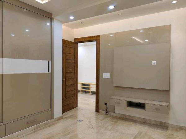  builder-floor Bedroom