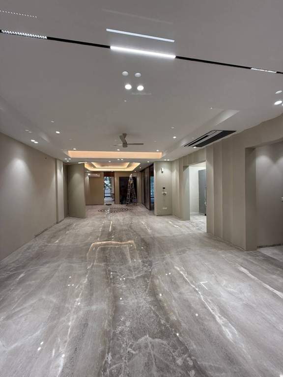  luxury floor 35 Living Area