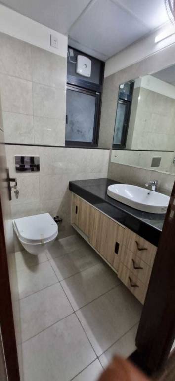  luxury floors Bathroom