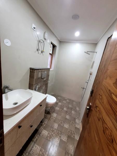  properties-2 Bathroom