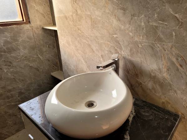  properties-2 Bathroom