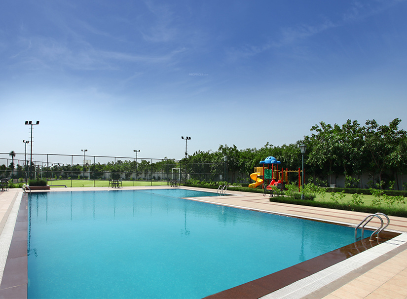  estate one Swimming Pool