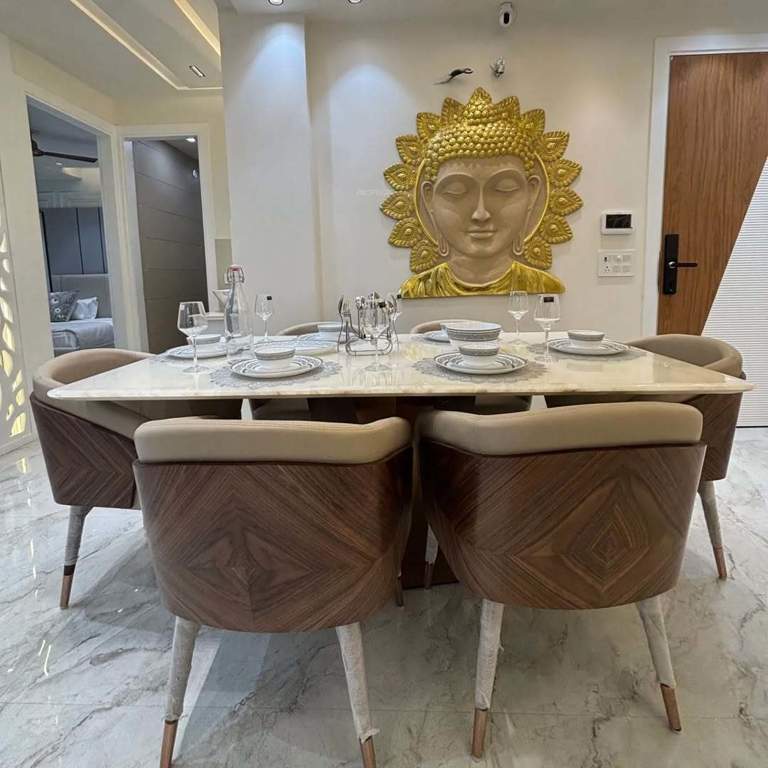  crown homes Dining Area
