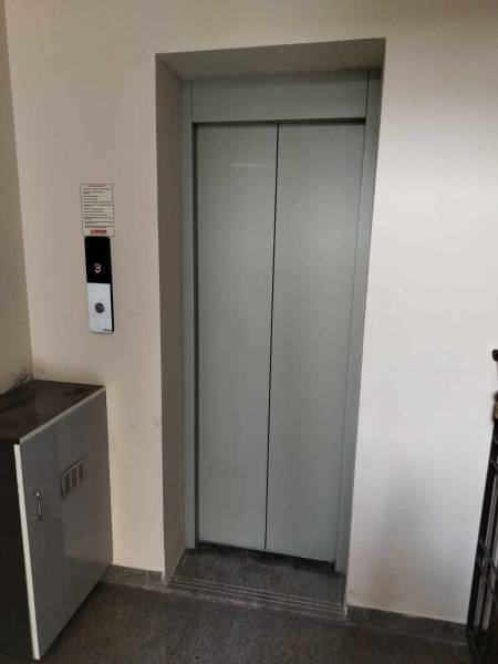 santham Lift(s)