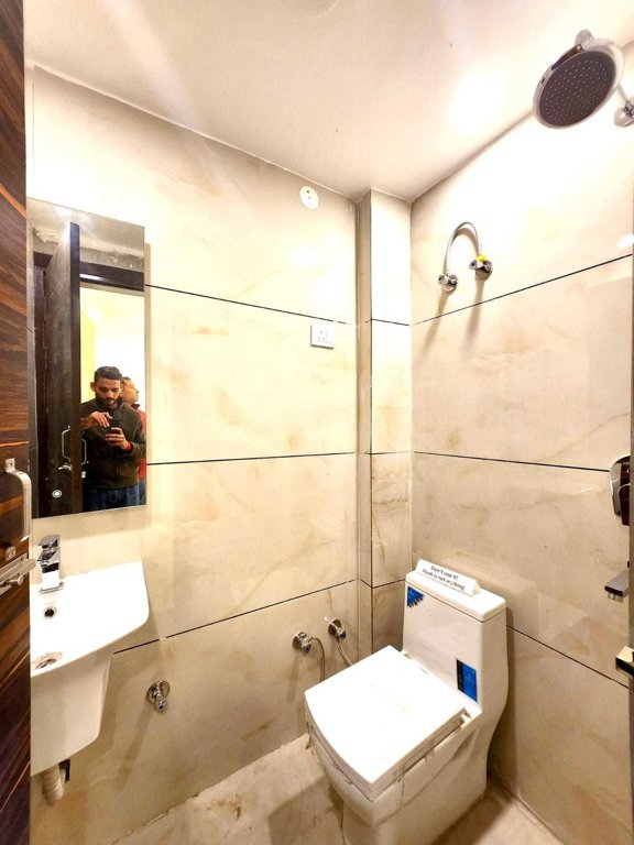  ram affordable floors Bathroom