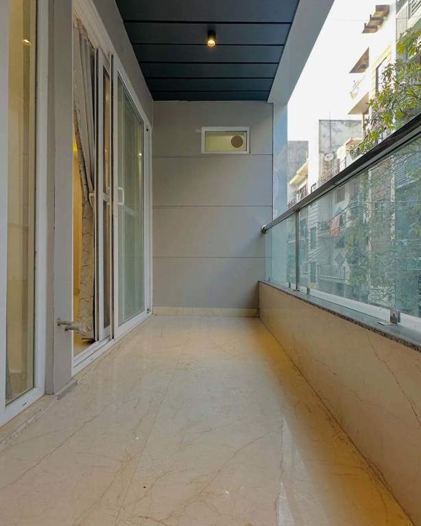  luxurious homes Balcony