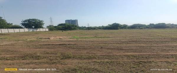  silver-techno-park Plot