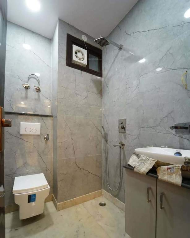  metro walk apartment Bathroom