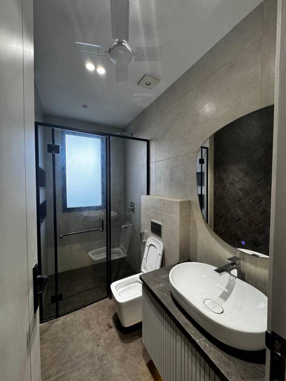  luxury floor 5 Bathroom