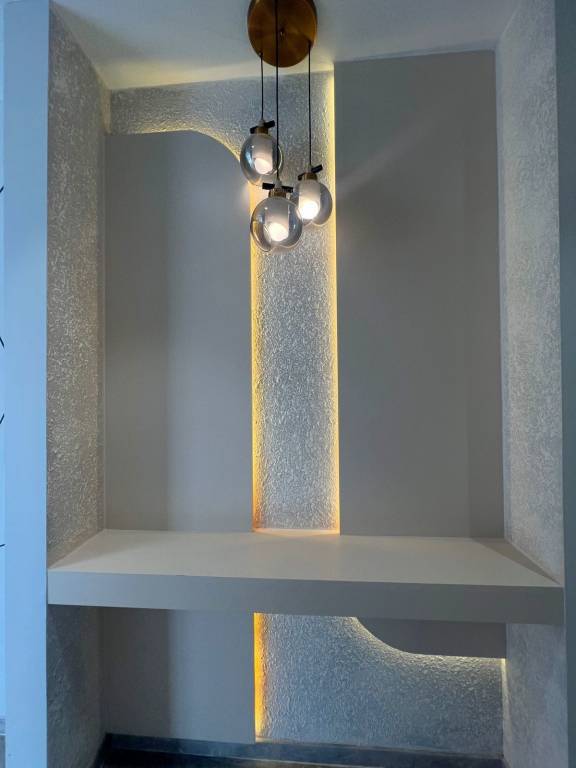  luxury floor 5 Living Area