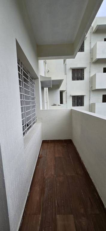  codename the crown Balcony