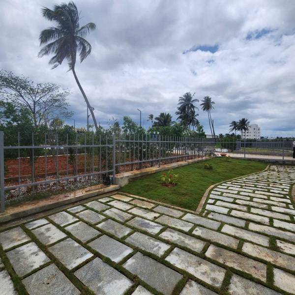 Paved Compound gardenia Paved Compound