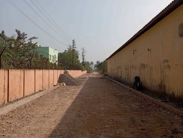  the-address-005 Plot