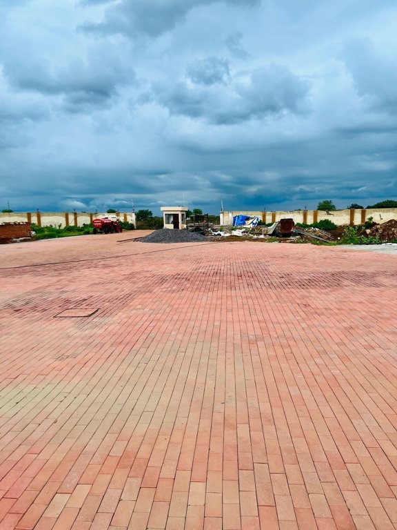  wood phase i Paved Compound