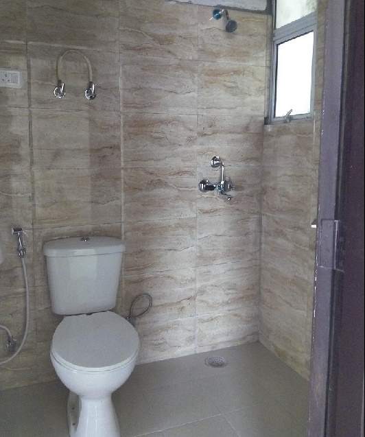  le garden phase 3 tower k l m & n Bathroom