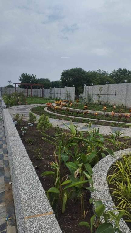  j b c homes 3 Flower Garden