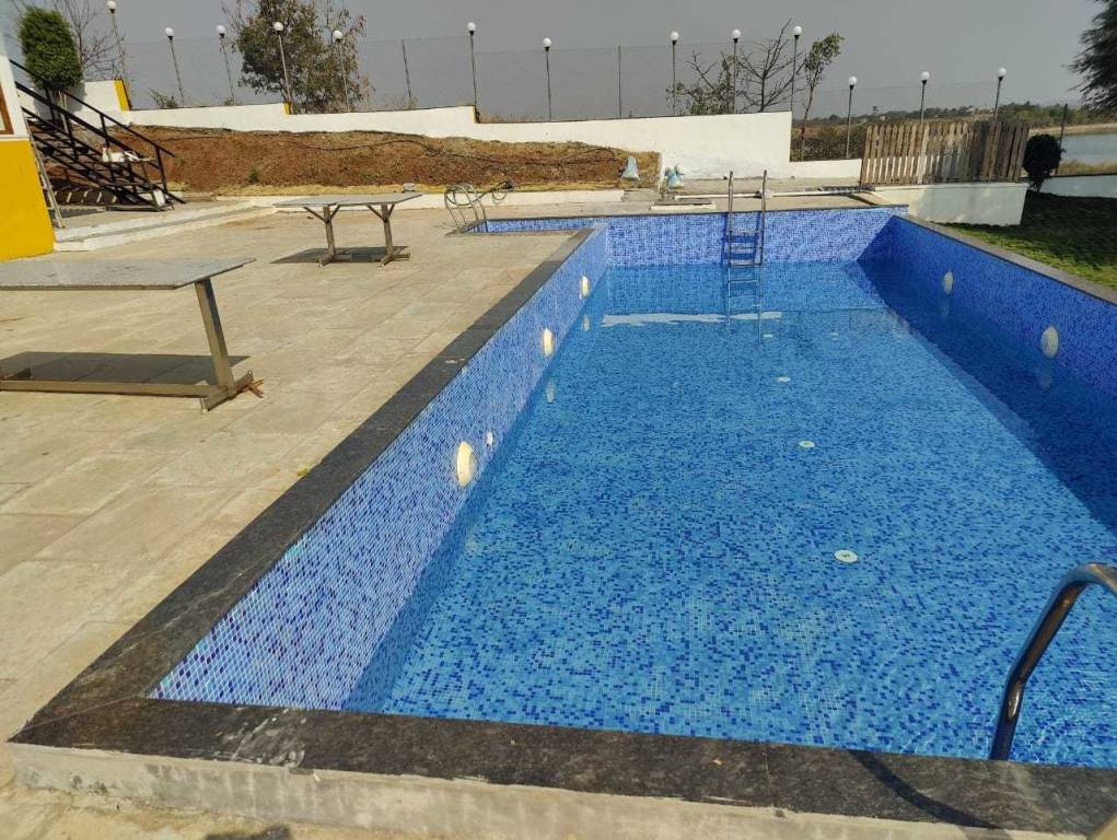  by the lake Swimming Pool