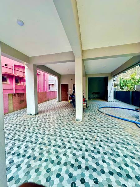  antarik-apartment Car Parking