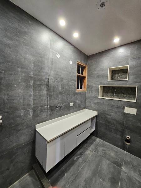  titanium-floors Bathroom