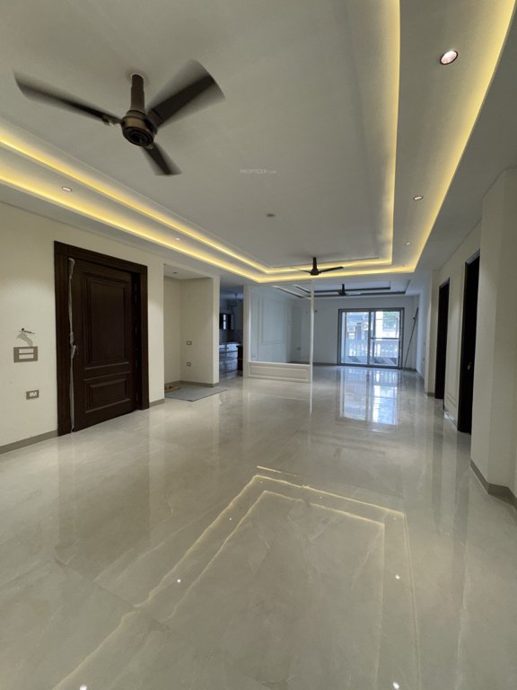  platinum floors Living Area