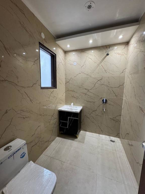  gold floors Bathroom