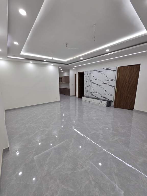  luxurious sliver floors Living Area