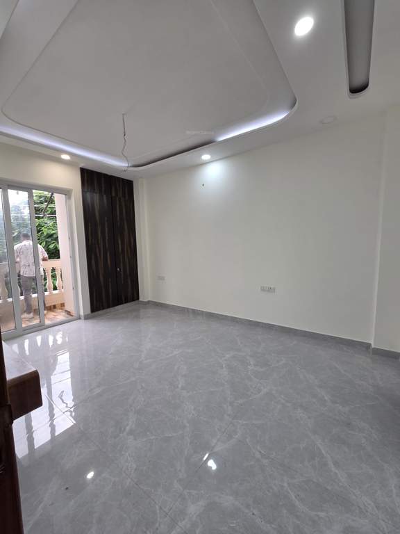  luxurious sliver floors Living Area