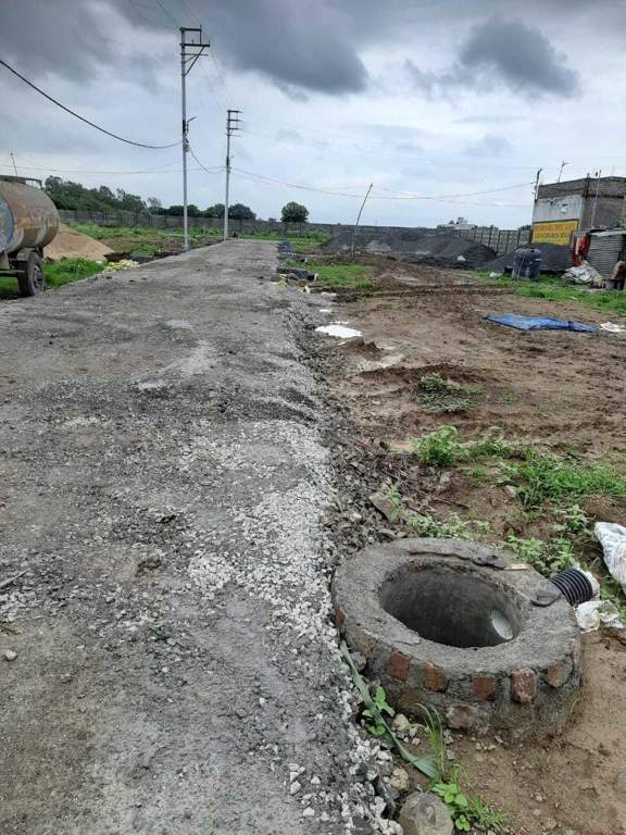  harshita vihar Plot