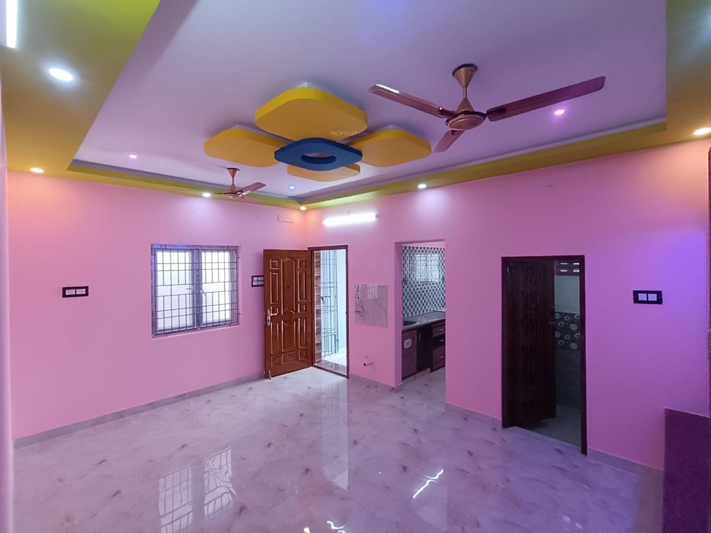  rb garden Living Area